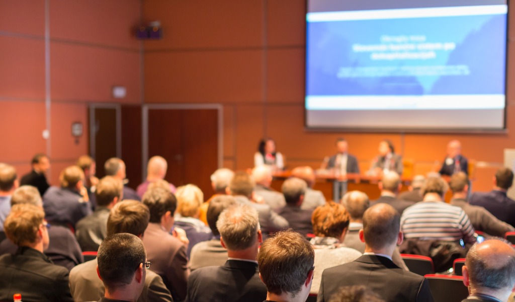 Digital countdown timer displayed during a webinar and conference session to maintain timing and engagement